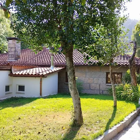 Nyaraló Abrigo Do Verao Maison Pres Du Rio Caldo